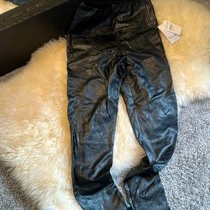 Black pleather high rise leggings M